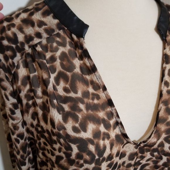 {Love 21} Leopard Print Polyester Blouse - Picture 7 of 10